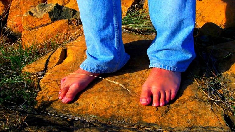 Al momento stai visualizzando Barefoot – Camminare senza scarpe